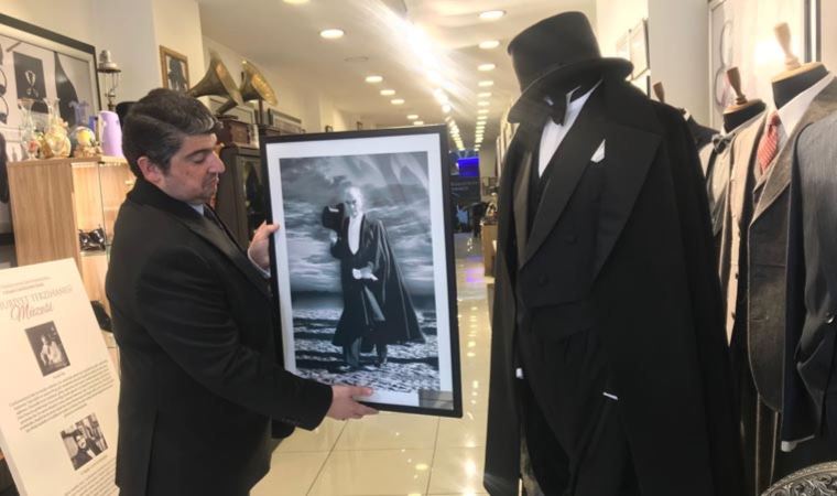 Atatürk’ün kıyafetlerini yıllar sonra tekrar dikti: ‘Lacivert giymez’ derler ama iki tane lacivert koleksiyonu var