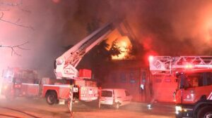 Başakşehir’de dokuma atölyesi alev alev yandı