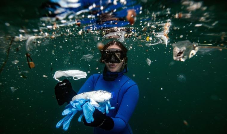 Doğa sporcularının gözünden Türkiye’de iklim krizi: ‘Balıklardan çok plastiklerle yüzüyorum’
