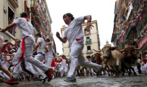 İspanya’da boğa koşusunda bir adam hayatını kaybetti