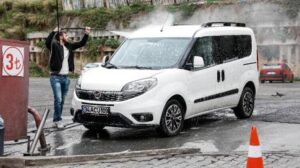 İstanbul’a çamur yağdı; sürücüler soluğu oto yıkamacılarda aldı