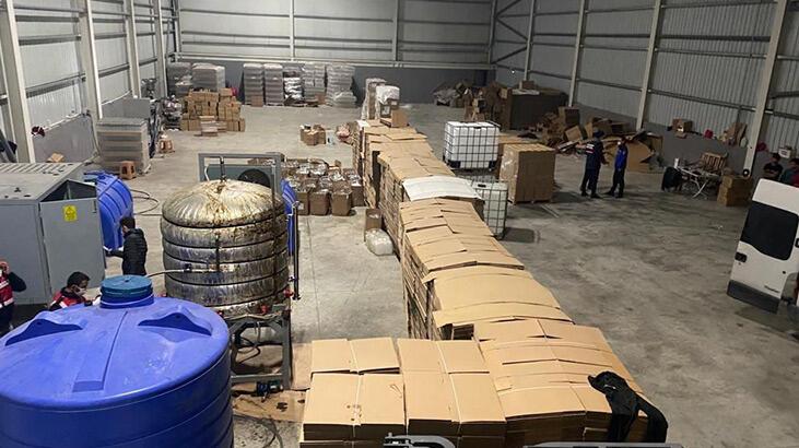 Kocaeli’de ‘kaçak etil alkol’ baskını! 3,5 milyon liralık malzeme ele geçirildi