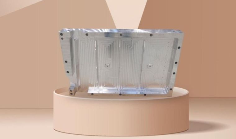 ‘Milli Muharip Uçağın ilk parçası’ tartışma yarattı: “Kalorifer peteği gibi duruyor”