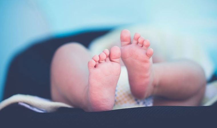 “Neşeli olsun” diye yeni doğan bebeklerinin başında davul çaldırdılar