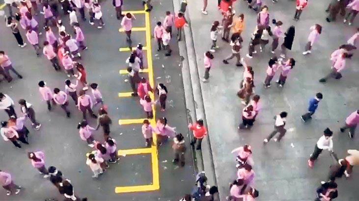 Öğrenciler Sefo’nun şarkısıyla coştu