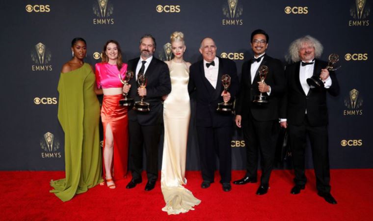 Televizyonun Oscar’ı kabul edilen 2021 Uluslararası Emmy Ödülleri sahiplerini buldu
