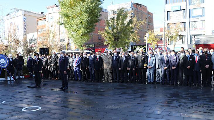 Van ve Hakkari’de Atatürk anıldı