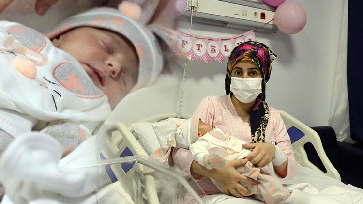 Yoğun bakımda korona tedavisi görürken doğum yaptı! Bebeğine 8 gün sonra kavuştu