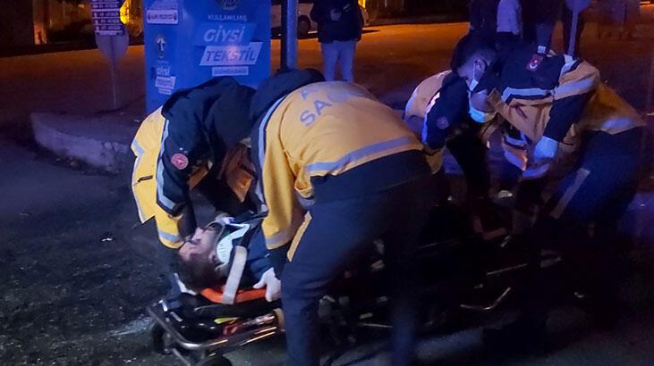 Yolda duran hafif ticari araç kazaya neden oldu! 4 kişi yaralandı