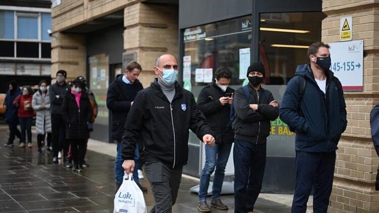 ABD’de Omicron vakaları artıyor: Biden önlemleri sıkılaştırıyor