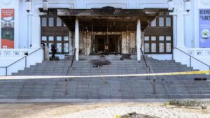 Avustralya’da eski parlamento binası ateşe verildi