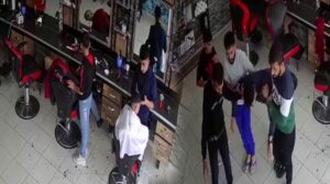 Berber dükkanında korku dolu anlar! Tıraş olurken kalp krizi geçirdi