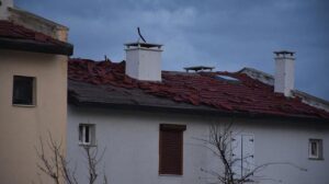 Çeşme’de hortum sonrası hasar tespit çalışması