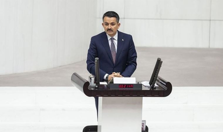 CHP’li Özer, Pakdemirli’ye rüşvet dosyası verdi: “Keşke bürokratlarınıza sahip çıksanız”