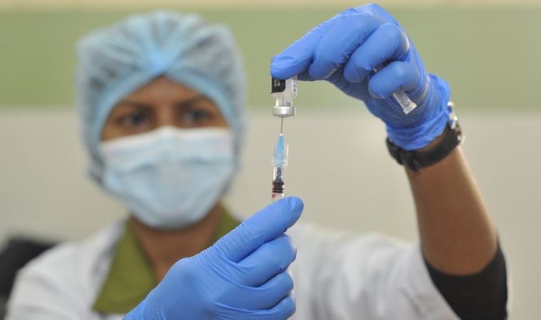 Dünya Sağlık Örgütü: Aşıların Omicron varyantına karşı etkili olmaması için bir sebep yok