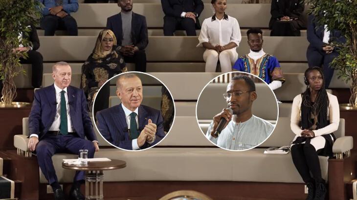 Erdoğan ‘bu şiirle birincilik almıştım’ dedi ve Afrikalı genci tebrik etti: Benden iyi okuyorsun