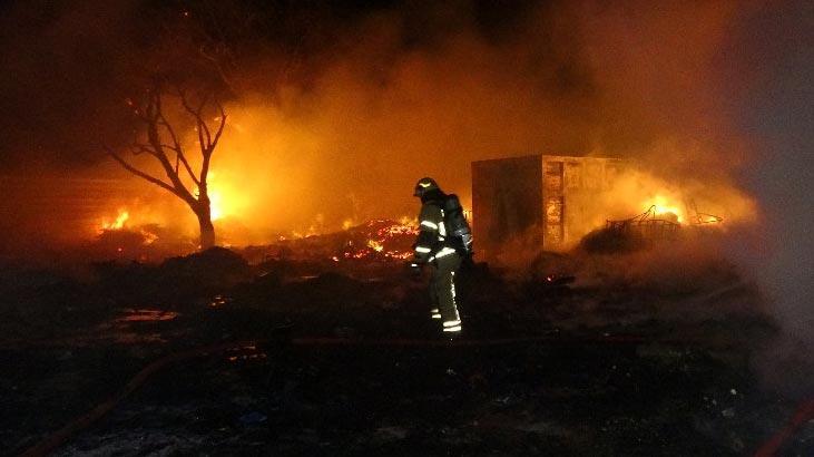 Geri dönüşüm fabrikası alev alev yandı