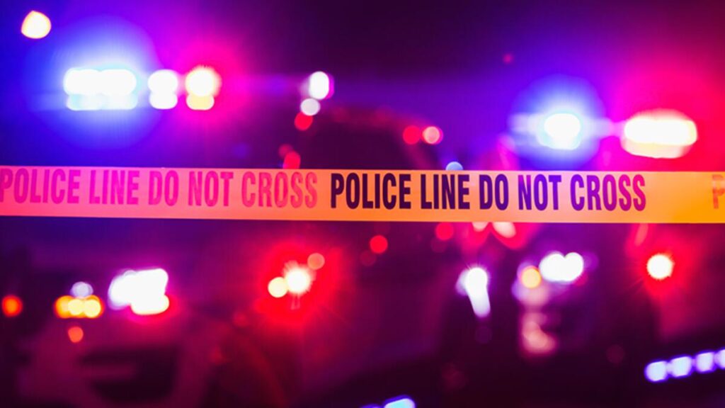 İngiltere’de cinayet mahallinde selfieler çeken polis işten çıkarıldı