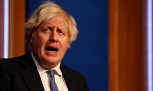 İngiltere’de iktidar partisinden 100’e yakın vekilin Covid önlemleri isyanı, Başbakan Johnson’a ne kadar zarar verdi?