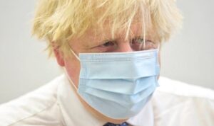 İngiltere’de iktidardaki Muhafazakar Parti’de Covid önlemleri isyanı