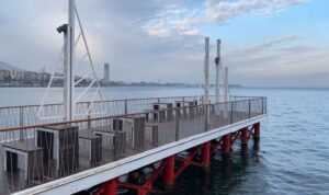 İzmir’de ahşap iskeleler yenilendi