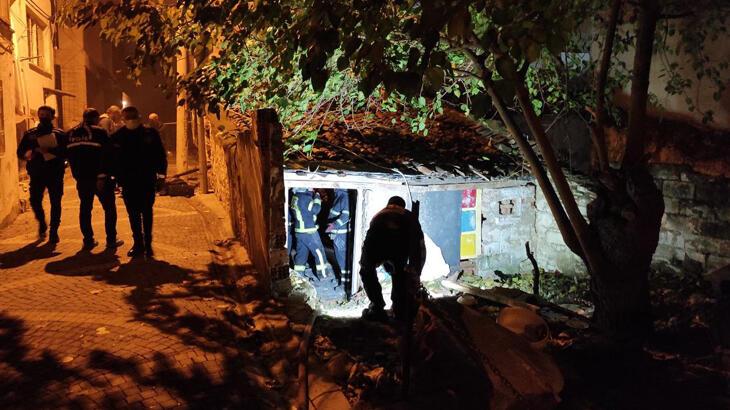 Kuşadası’nda ısınmak için sığındıkları evde ateş yakan 2 kişi yanarak hayatını kaybetti