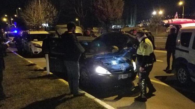 Polisten 10 kilometre kaçtı, otomobili çalıntı çıktı