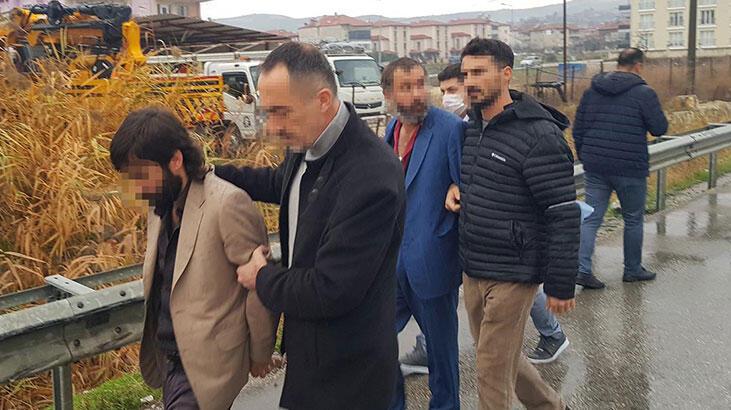 Salihli’de ev kundaklayan 2 şüpheli, Kula’da yakalandı