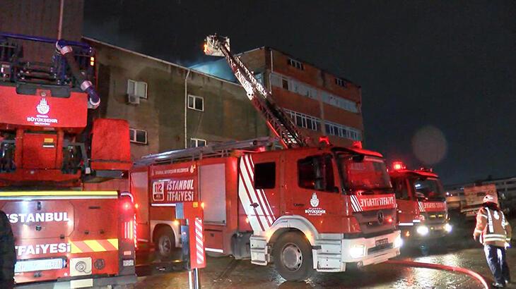 Son dakika: Esenyurt’ta tekstil fabrikasında yangın