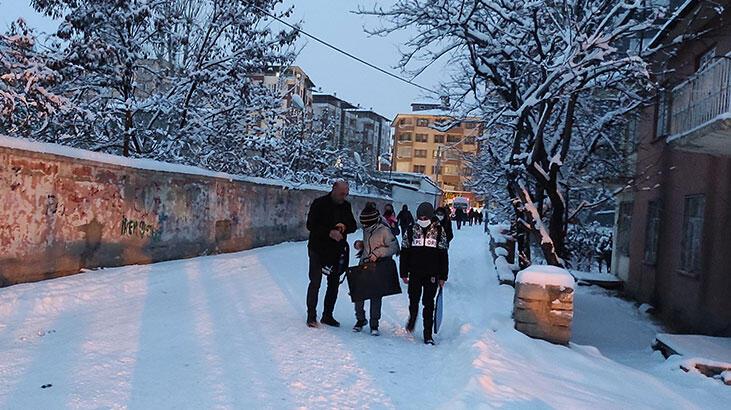 Son dakika… Van’ın 3 ilçesinde taşımalı eğitim veren okullara kar tatili