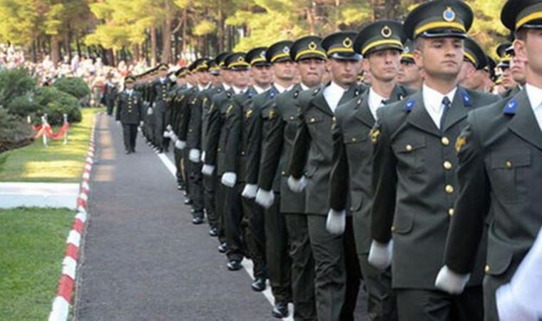 Subaylığa geçiş yönetmeliğinde değişiklik: ‘Evli olmama’ şartı kaldırıldı