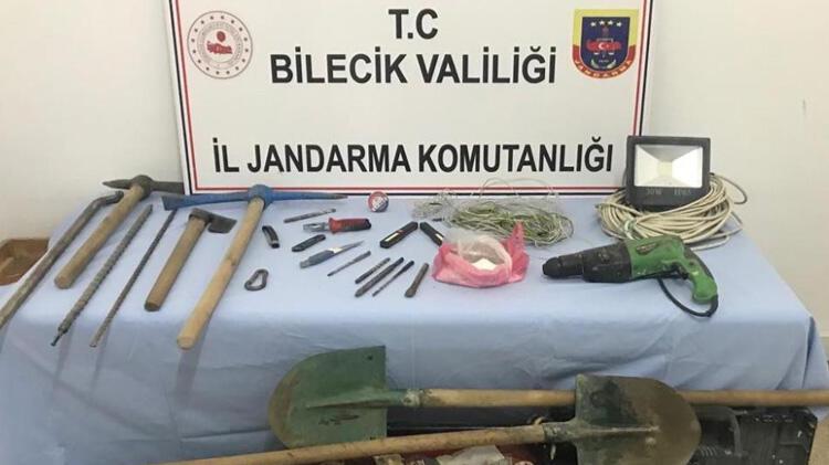 Tarihi eser arayan 5 şahıs suçüstü yakalandı
