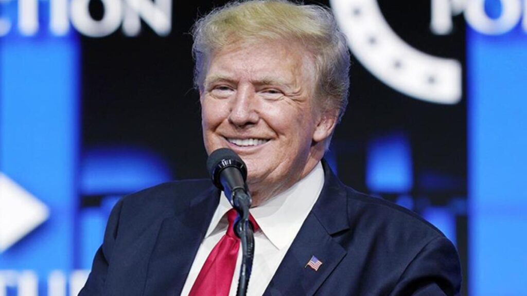 Trump’tan şaşırtan aşı açıklaması… Taraftarları yuhaladı!