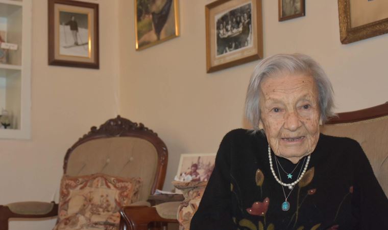Türkiye’nin ilk kadın ortodontisti Ayşe Mayda, 105 yaşında yaşamını yitirdi