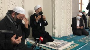 Ali Erbaş, Sarıkamış şehitleri için okunan 107 bin hatmin duasını yaptı