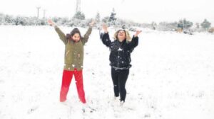 Antalya’ya 29 yıl sonra kar yağdı