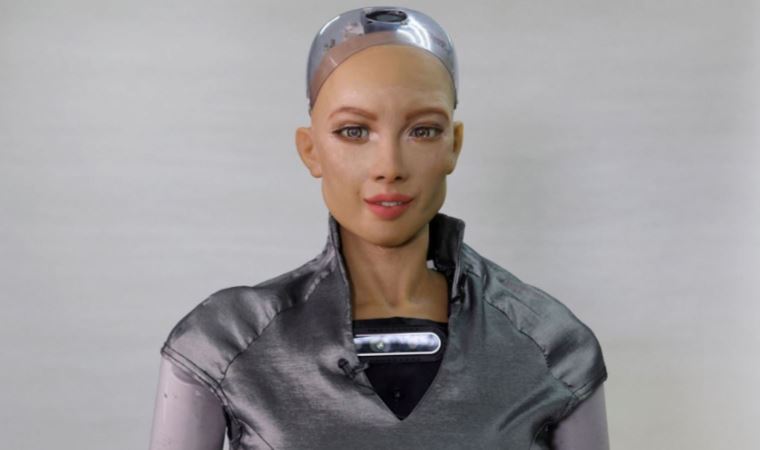 Aradığı aşkı bulamayınca, robotla evlendi: ‘Kutuyu açtığımda nefesim kesildi’