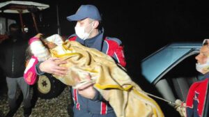 Aydın’da dere taştı! Mahsur kalan 1’i bebek, 4 kişilik aile kurtarıldı