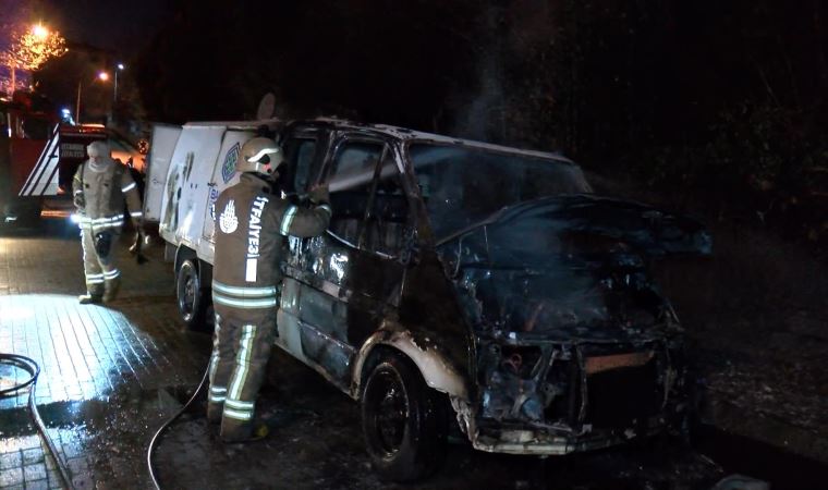Bakırköy Belediyesi’ne ait bakıma muhtaç hayvanları toplama aracı yandı