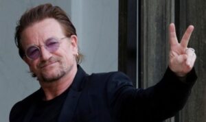 Bono: ‘Eski U2 şarkılarını dinlerken utanıyorum’