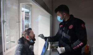Bulgar turistler PCR testlerini ucuz olduğu için Edirne’de yaptırıyor