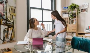 Çocukları yetişkinlikte daha az işlevsel hale getiren 10 toksik ebeveyn davranışı