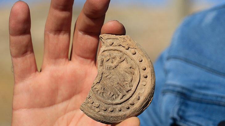 Dara Antik Kenti’nde Aziz Menas’ın figürü olan 1400 yıllık ampulla bulundu