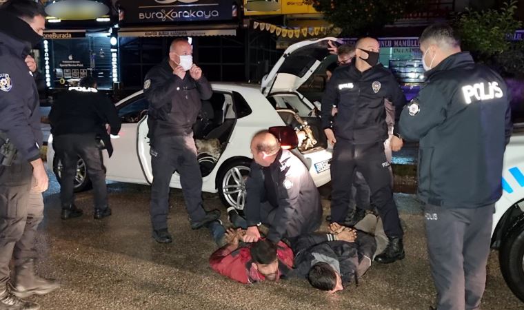 Dur ihtarına uymadı, 8 kilometre kaçabildi: 2 gözaltı