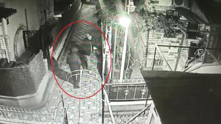 Evlerden hırsızlık yapan 2 şüpheli, suçüstü yakalandı