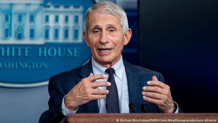 Fauci: Omicron er ya da geç herkese bulaşacak