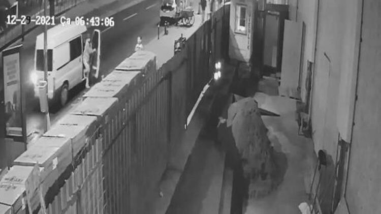 Hiç kimseye aldırmadılar; 200 bin liralık musluk çaldılar