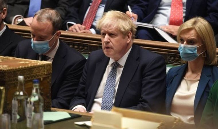 İngiliz basınında Boris Johnson: ‘Başbakanın geleceği bıçak sırtında’
