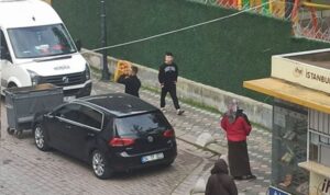 İstanbul’da Halk Ekmek büfesine saldırı: Camları kırdı, ekmekleri çöpe attı