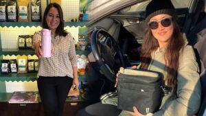 Kahveleri termosta, yemekleri sefer tasında! 10 parça elbise ve tek bir çatal…
